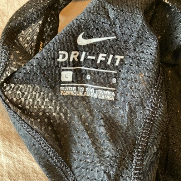 Nike keyhole open back tank top - Picture 3 of 3